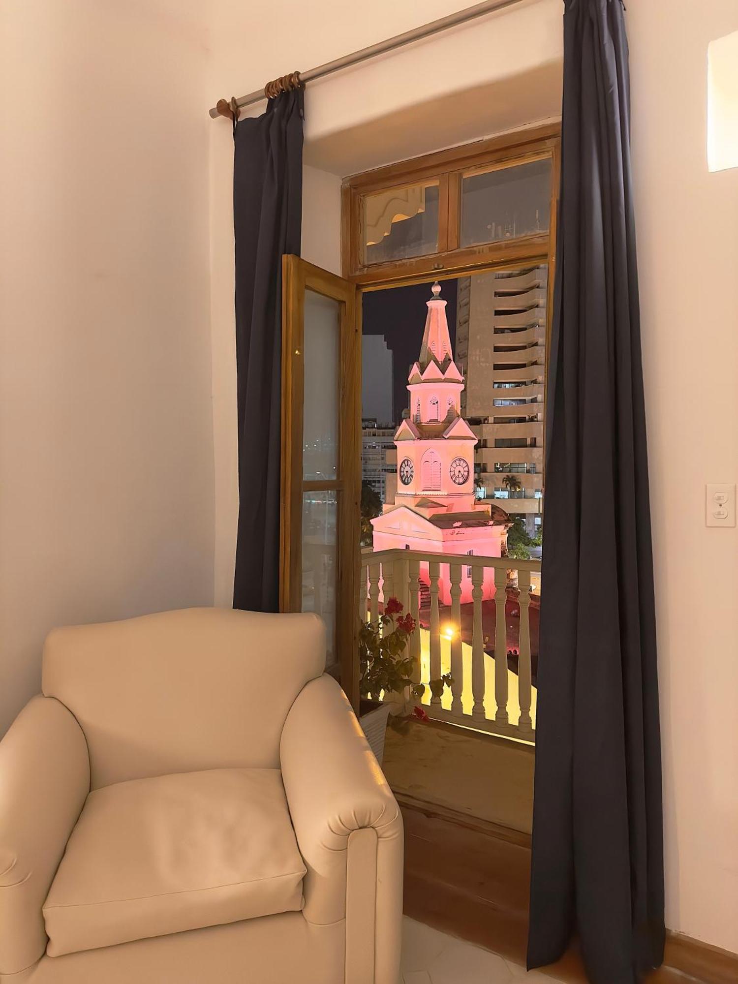 Amara Living Apartahotel